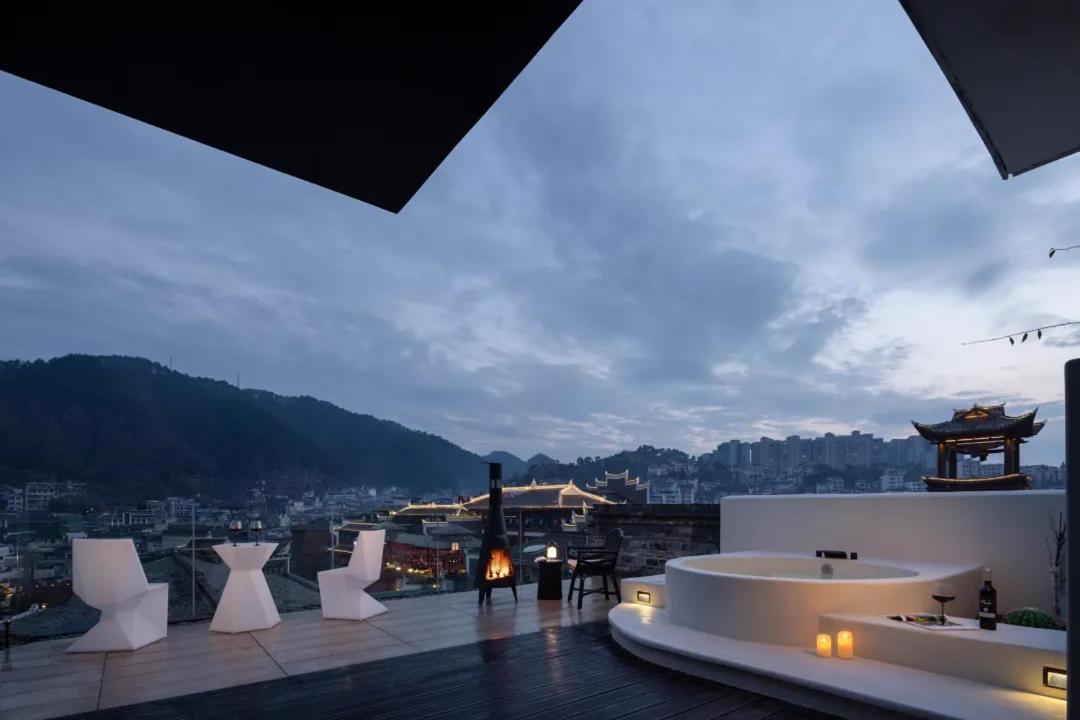 Phoenix Hall House Hotel Fenghuang Exterior photo